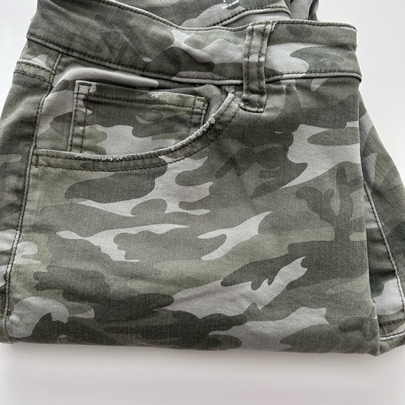 WOMEN’S Camo Jeggings Low Rise EUC Size 13 - Picture 8 of 8